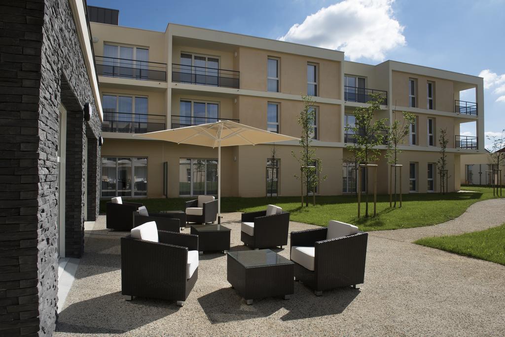 Domitys La Clef Des Champs Aparthotel Poitiers Exteriör bild